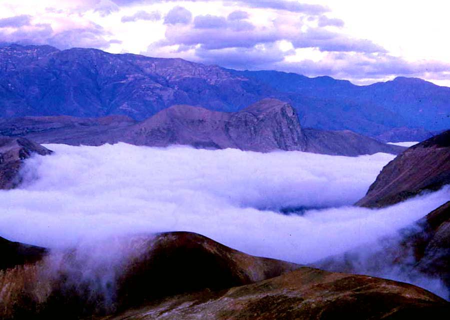 Clouds in the Jubones valley  62k